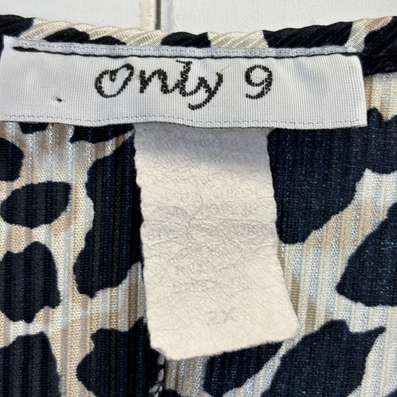 Vintage Only 9 Womens Animal Print Handkerchief Hem Top Size 2X Pleated Chic - Picture 3 of 9